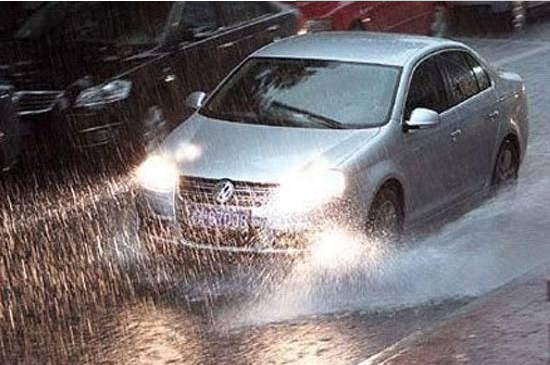 夏天多雨，升窗器也需防水